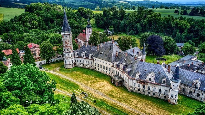 Jeden z największych pałaców na Dolnym Śląsku jest na sprzedaż. Kup i bądź jak książę [ZOBACZ]