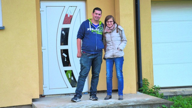 Sylwia i Tomasz Młynarczykowie szukali domu w dobrej cenie w Tarnowie, ale takiego nie znaleźli, więc postanowili  się przenieść na jego przedmieścia. Na podobny krok decyduje się coraz więcej tarnowian