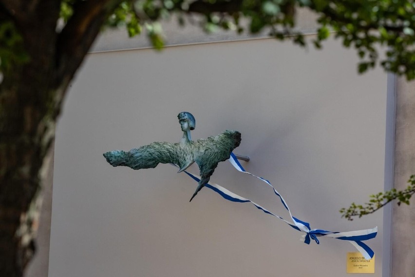 Nowa krakowska rzeźba "Anioł światła" dłuta Enrico Muscetry
