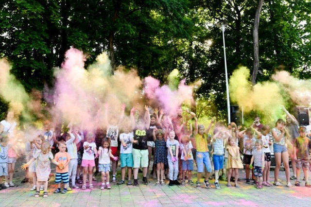 Mini Festiwal Kolorów w Lublińcu w ramach wakacyjnego projektu