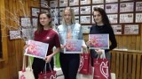 Wiktoria, Eliza i Weronika z inowrocławskiej "Budowlanki" nagrodzone za projekty rabat