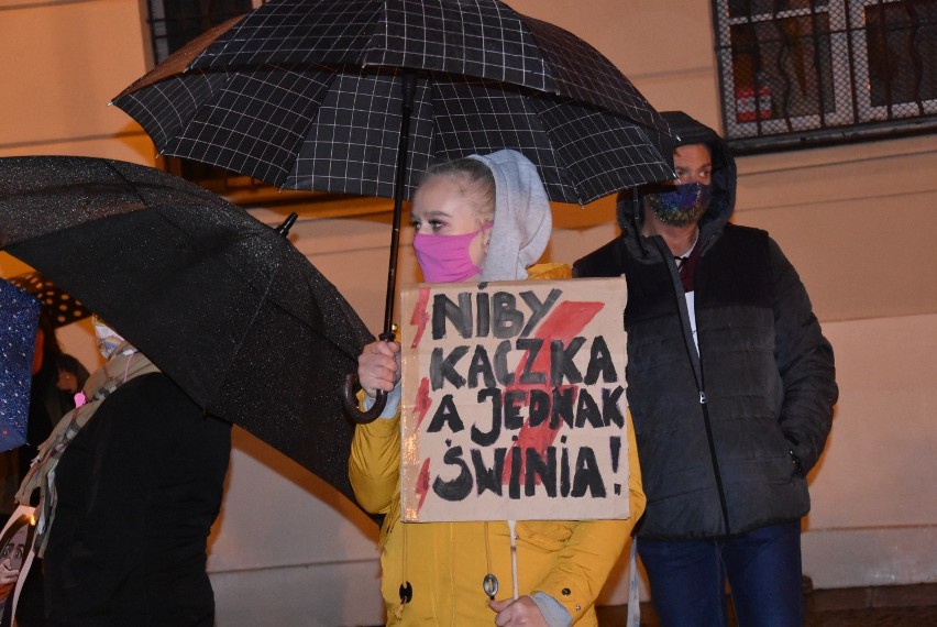 Oleśniczanie solidarni z Warszawą. Za nami kolejny protest mieszkańców