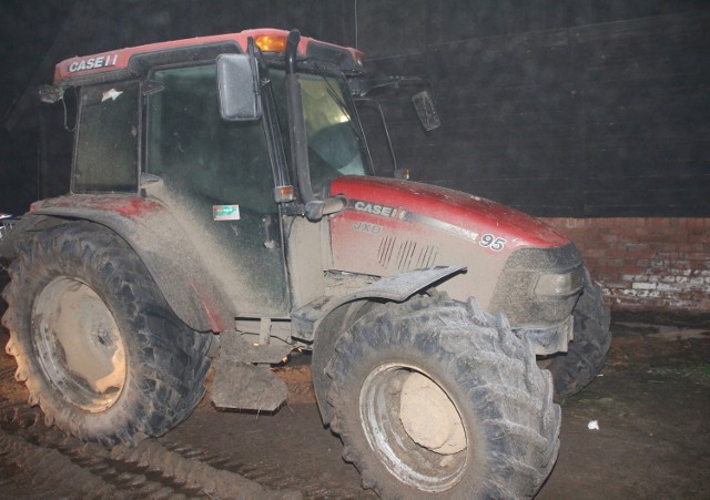 Ciągnik rolniczy skradziony w Dorposzu Szlacheckim odnaleźli policjanci na terenie powiatu świeckiego