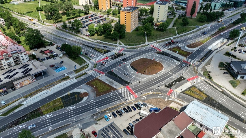 Zakończyła się przebudowa ulicy Domaszowskiej i skrzyżowania z aleją Solidarności w Kielcach. Zobacz jak teraz wygląda 
