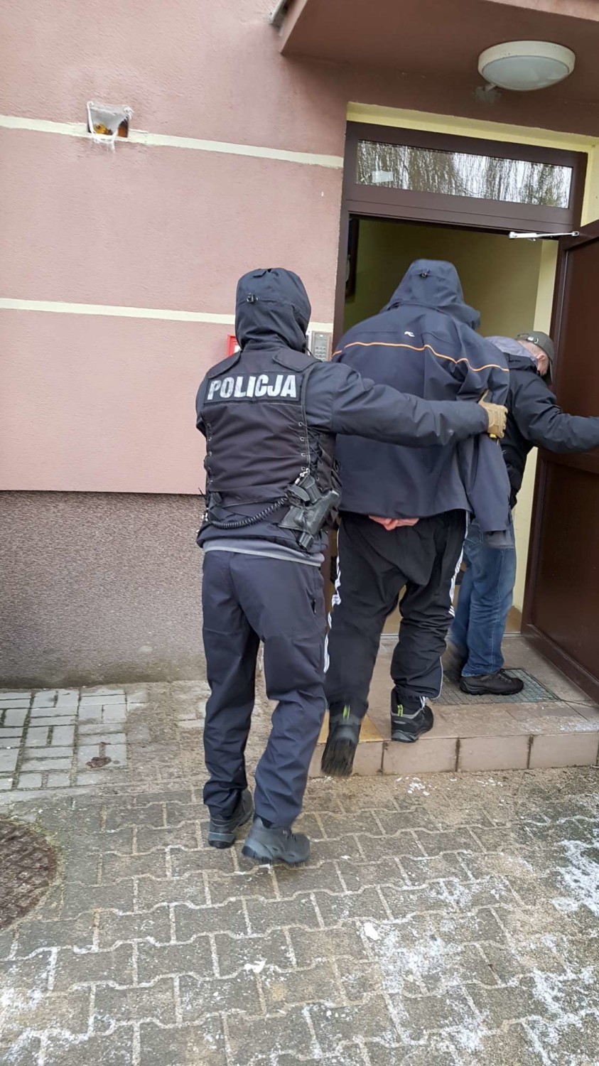 Policja w Międzychodzie zatrzymała mężczyznę poszukiwanego...