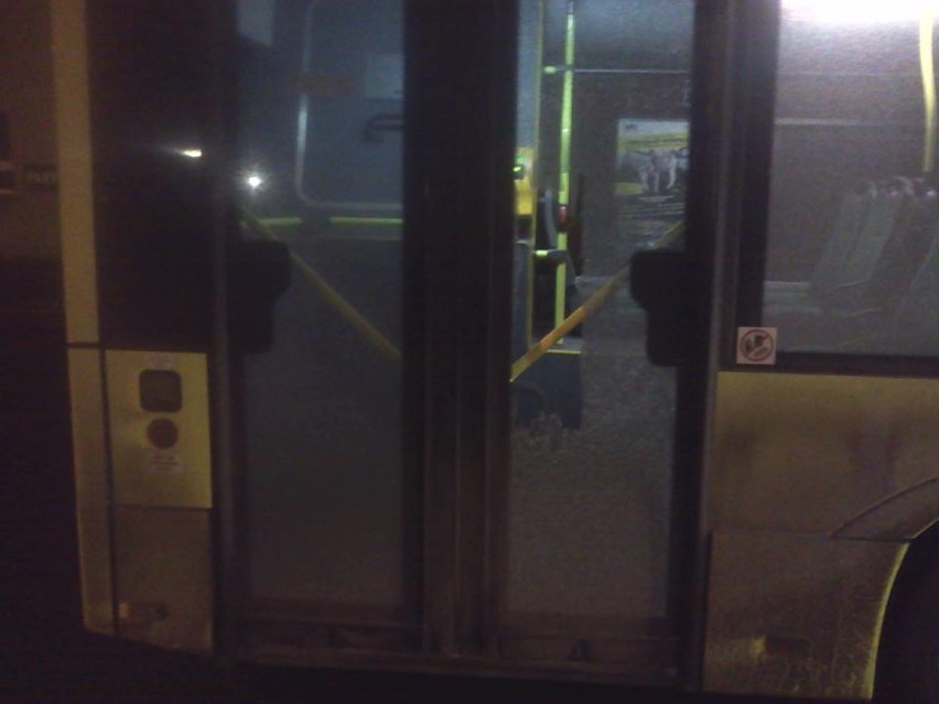 SZOK! Autobus z pasażerami został ostrzelany!