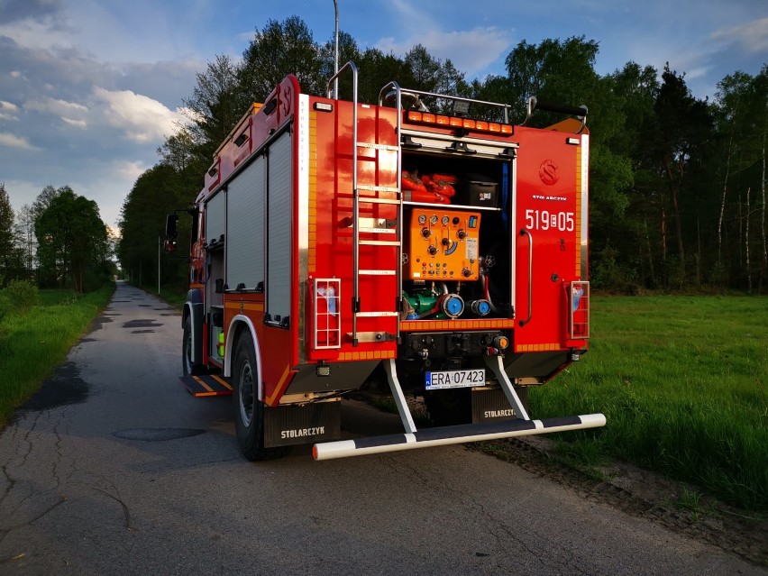 Gmina Kamieńsk. Strażacy z OSP w Kamieńsku po raz kolejny usuwali plamę z rzeki Kamionki
