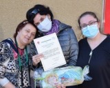 Zespół Szkolno-Przedszkolny w Podolszu przeprowadził zbiórkę na rzecz Domu Pomocy Społecznej i Ośrodka Caritasu w Zatorze [ZDJĘCIA]