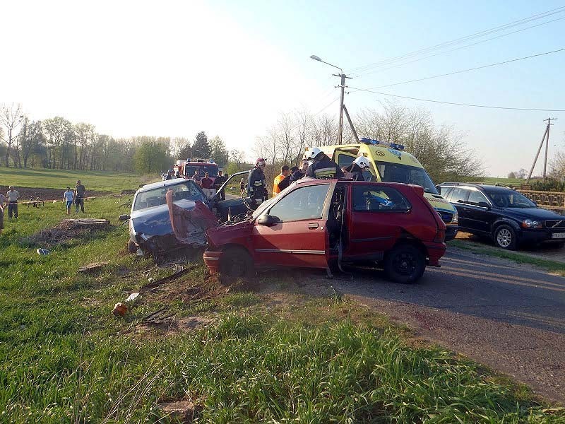 Powiat kaliski: Pięć osób rannych w dwóch wypadkach. ZDJĘCIA