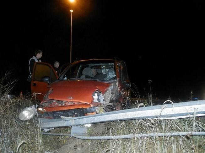 Matiz uderzył w radiowóz Śrem 18.10.2013. Rozbita policyjna...