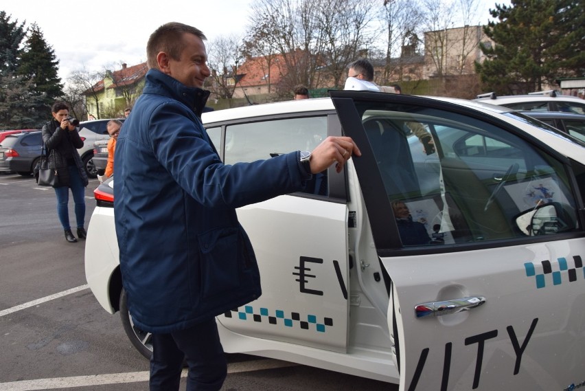 Zielona Góra, 17 grudnia 2019, prezentacja elektrycznych...