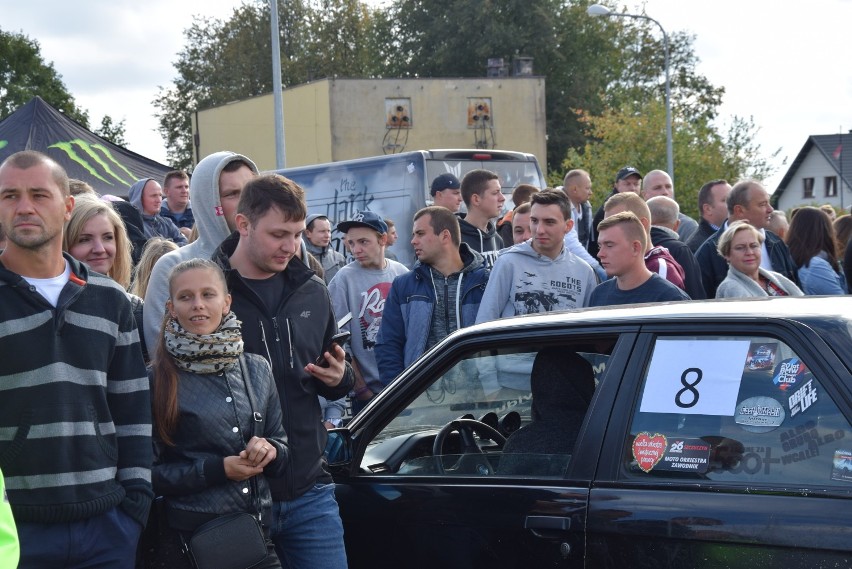 Kampania wyborcza z rykiem silników i piskiem opon. Tak prezentowała się "Sokółka na kółkach" (zdjęcia)  