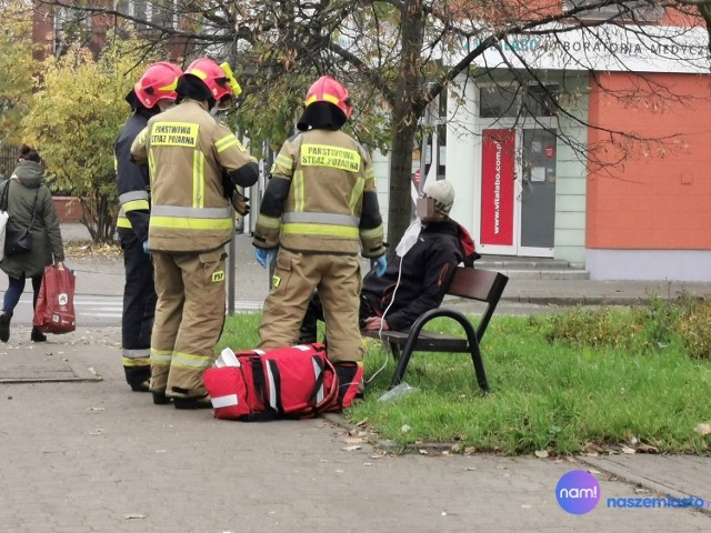 Mężczyzna zasłabł na ławce w centrum Włocławka