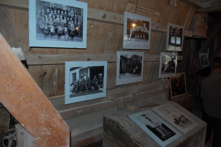 Udało się zebrać ponad 160 starych fotografii prezentujących życie dawnych mieszkańców Tuchomia