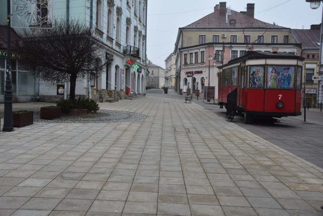 Miasto w noworoczny poranek wygląda jak wymarłe