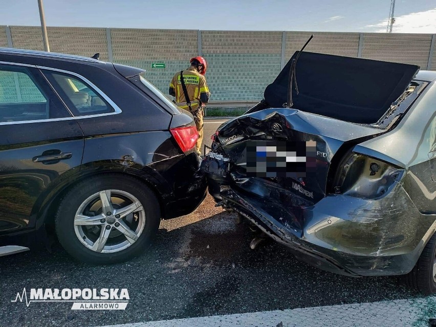 Kolizja czterech aut na A4. W rejonie ronda Matecznego to samo. Problemy na Grzegórzeckim