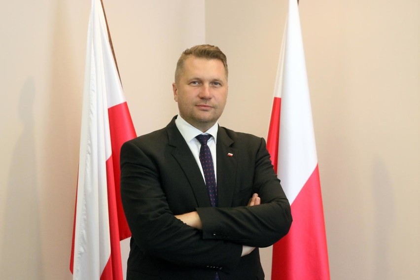 Minister Przemysław Czarnek ogłasza program wsparcia...