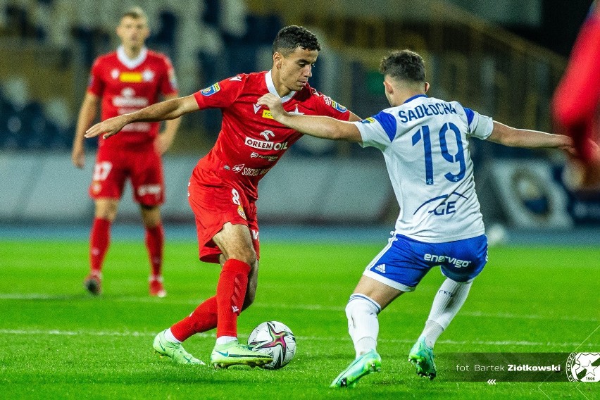 Wisła Kraków wygrywa w Mielcu i melduje się w kolejnej rundzie Pucharu Polski