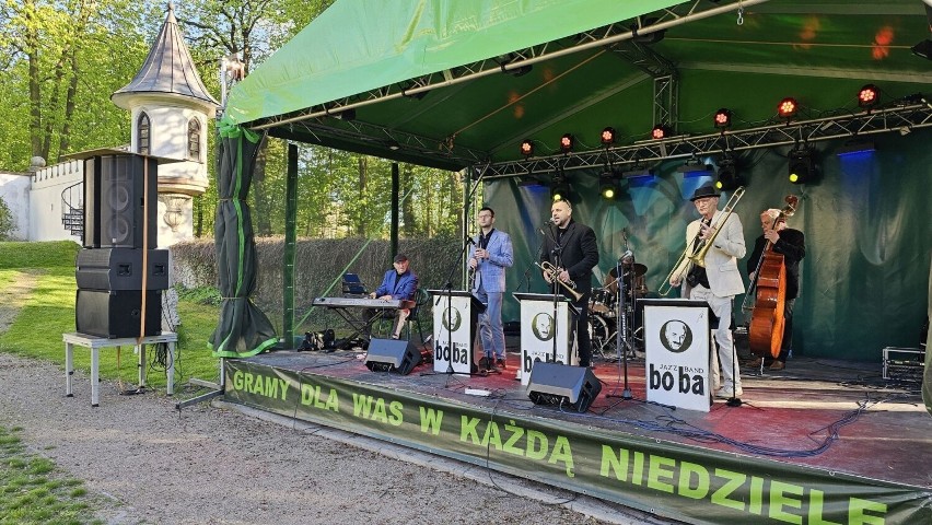 Otwarcie sezonu letniego w Pałacyku Zielińskiego w Kielcach. Zagrał zespół Boba Jazz Band, a publiczność dopisała. Zobaczcie zdjęcia