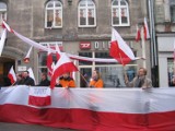 Dzień Flagi 2014 w Łodzi. Przejda ulicami miasta ze stumetrową flagą