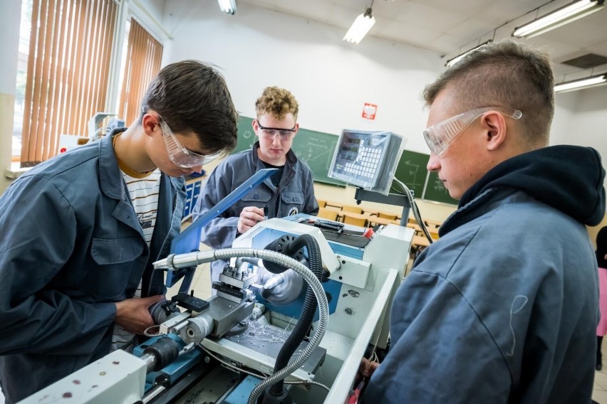 Uczniowie Zespołu Szkół Mechanicznych nr 1 w Bydgoszczy uczą...