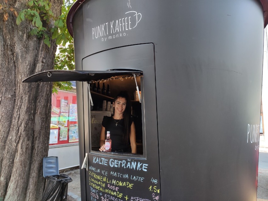 PUNKT KAFFEE nęci cudownym zapachem prawdziwej kawy. Podczas spaceru po Goerlitz warto się tu zatrzymać