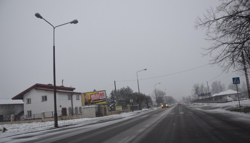 Śnieżyca i ślisko w Zduńskiej Woli. Jak wyglądały ulice 12 stycznia ZDJĘCIA
