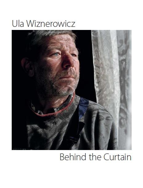 Wystawa Uli Wiznerowicz &quot;Behind the Curtain&quot;