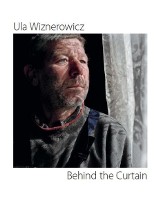 Wystawa Uli Wiznerowicz &quot;Behind the Curtain&quot;