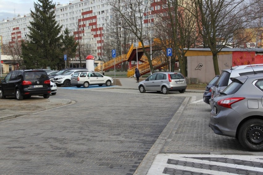 Nowa droga, parking i chodniki na Koperniku. Duże zmiany przy "blaszaku"