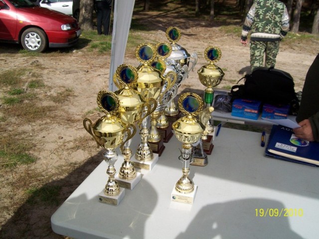 Takie Puchary i nagrody nasi zawodnicy otrzymują na każdych zawodach. Warto brać czynny udział w naszych imprezach wędkarskich.