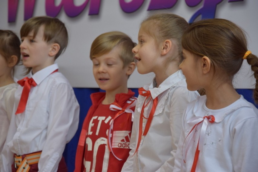 Człuchów. Patriotyczne wiersze w wykonaniu dzieci z Przedszkola Miejskiego Jacka i Agatki