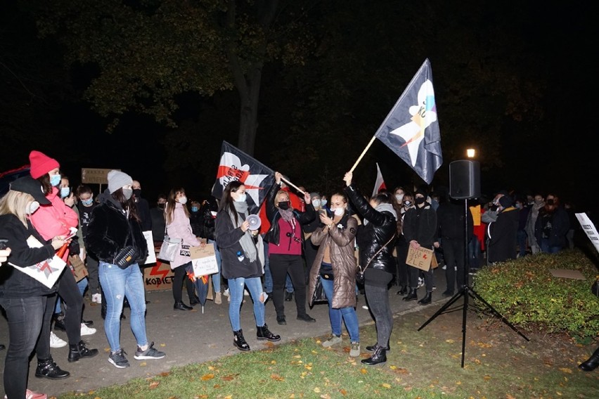 Sycowianie po raz drugi protestowali przeciw władzy Prawa i Sprawiedliwości [ZDJĘCIA i FILM]