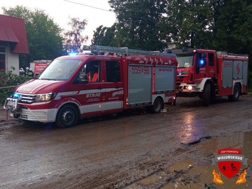 Ponad 300 strażaków walczyło ze skutkami burzy w powiecie wieluńskim