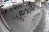 Kraków. Parking rowerowy przy Dworcu Głównym pod okiem kamery