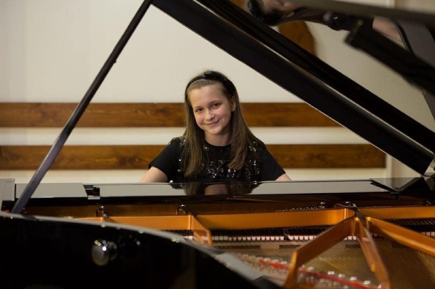 Konińska pianistka Antonina Waliszewska otrzymała prestiżowe stypendium z Programu stypendialnego Młoda Polska na rok 2022