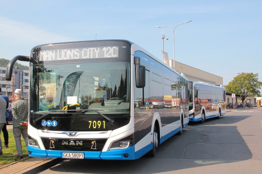 Dwa nowoczesne autobusy hybrydowe wyjechały na ulice Rumi| ZDJĘCIA