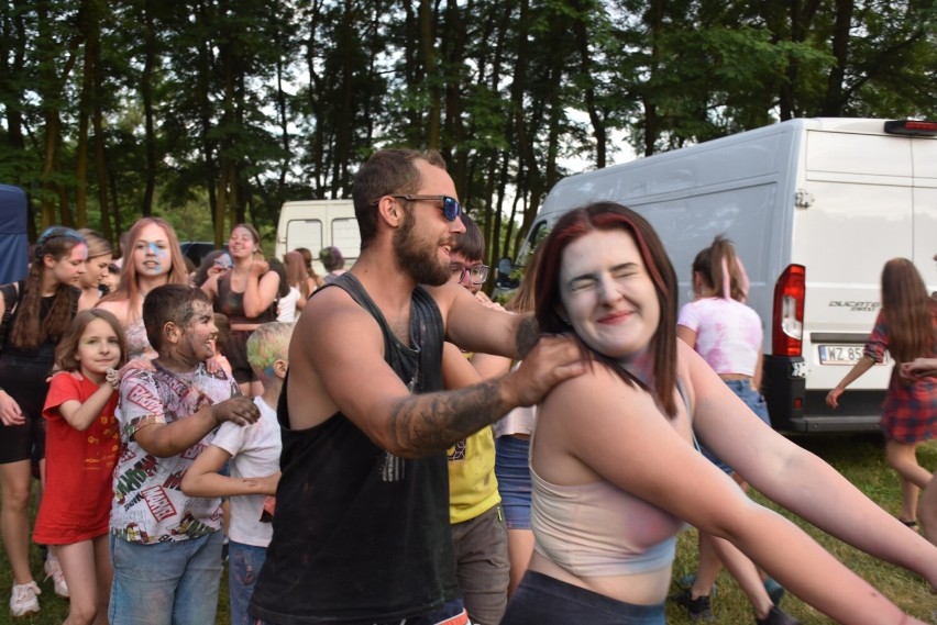 Wadowice. Wianki nad Skawą 2022. Holi Święto kolorów