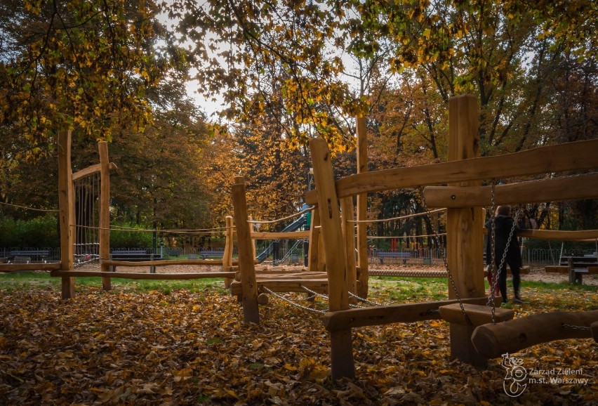 W Parku Praskim odnowiono plac zabaw. Nowe atrakcje i ekologiczne urządzenia na najmłodszych