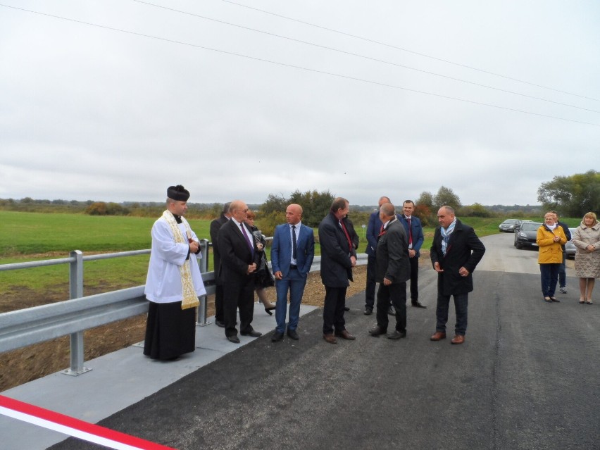 Otwarto nowy most łączący Nakło ze Starzawą w powiecie przemyskim [ZDJĘCIA]