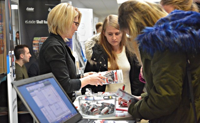 65 firm szukało pracowników na Politechnice Lubelskiej

65 firm i instytucji prezentowało swoje oferty na Targach Pracy w Politechnice Lubelskiej. Poszukiwali m.in. inżynierów produkcji, elektromechaników i programistów.