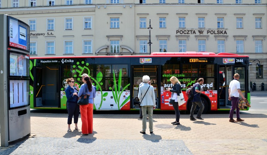 Elektryczne autobusy w Warszawie. Docelowo 136 sztuk i 19...