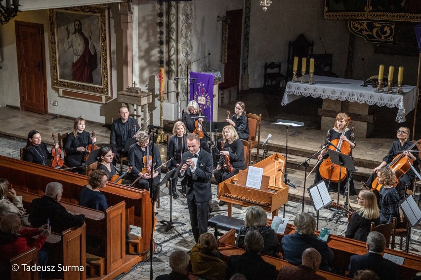 Pod batutą Kuby Wnuka. Koncert pasyjny Orkiestry Camerata Stargard