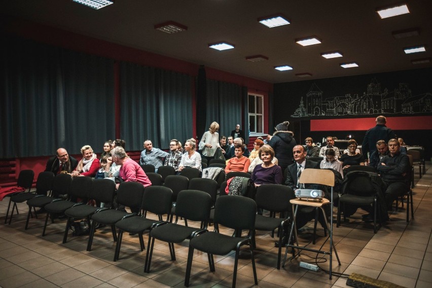 Święto Niepodległości w Prabutach. Akademia w wykonaniu uczniów Zespołu Szkół Ponadgimnazjalnych [ZDJĘCIA]