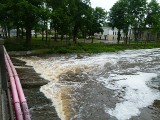Pogotowie przeciwpowodziowe w Tomaszowie. Poziom rzek w mieście podnosi się