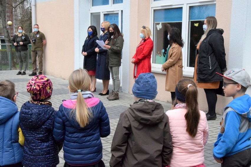 W Kielcach przedszkolaki sadziły kwiaty razem z wicemarszałek województwa Renatą Janik (ZDJĘCIA, WIDEO)