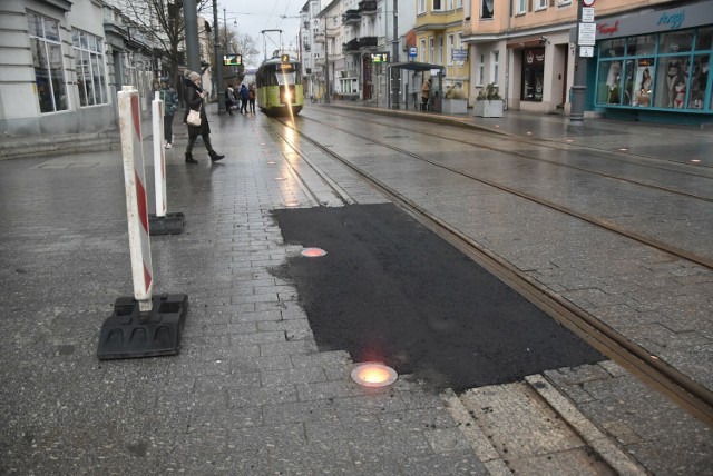 Asfalt ma być na przejeździe do czasu zakończenia robót na ul. Kosynierów Gdyńskich.