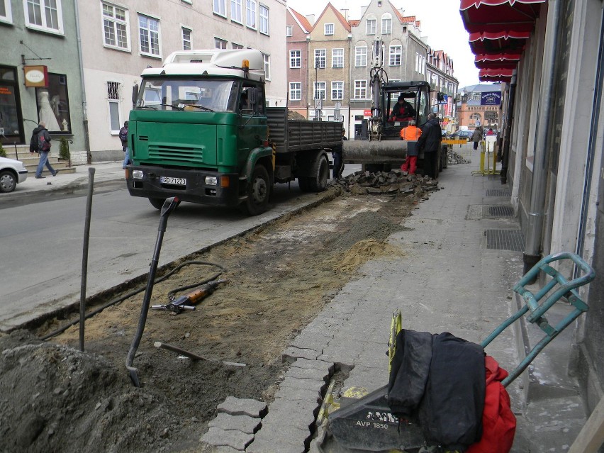 Sezon rozkopów na Głównym Mieście w Gdańsku. Nowa kostka brukowa na Węglarskiej