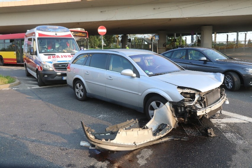 Wrocław. Zobacz zdjęcia z groźnie wyglądającego wypadku na moście Milenijnym 