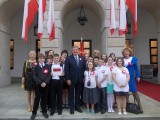 Dzień Flagi 2012. Uczniowie z Rudy Śląskiej spotkali się w Warszawie z prezydentem Komorowskim
